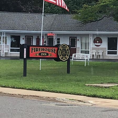 Firehouse Inn Saint Ignace Kültér fotó