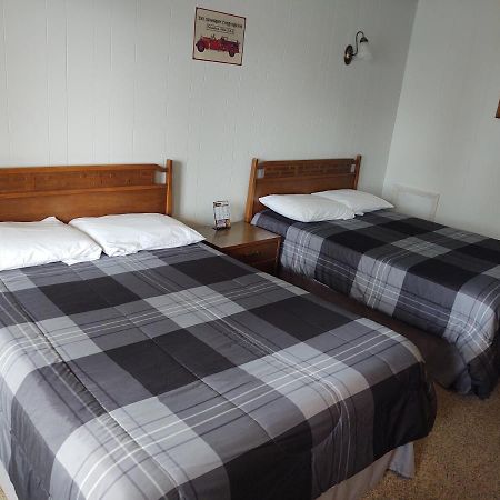 Firehouse Inn Saint Ignace Kültér fotó