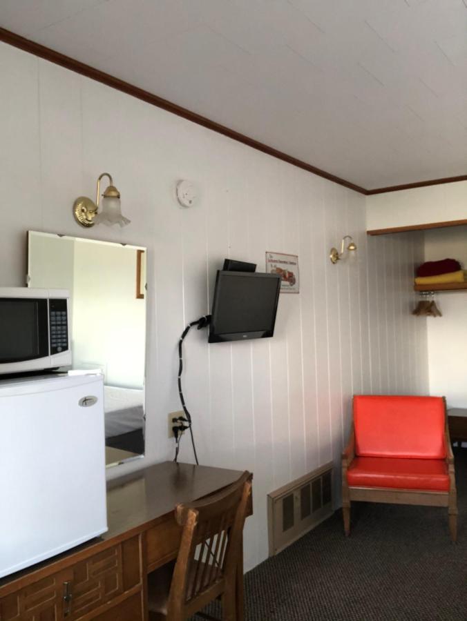 Firehouse Inn Saint Ignace Kültér fotó
