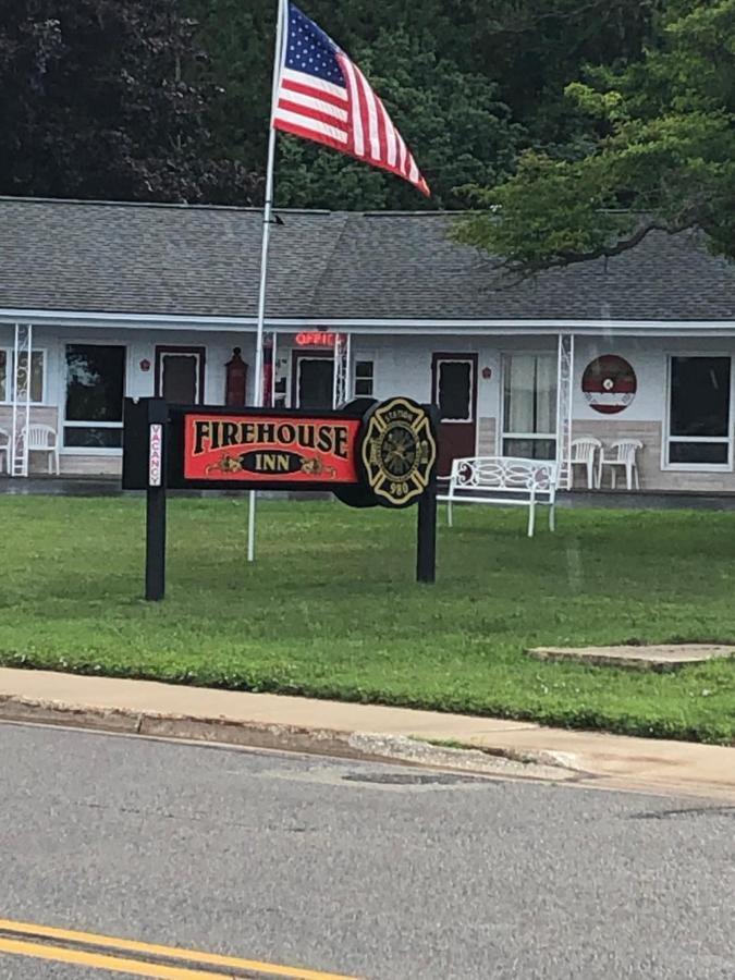 Firehouse Inn Saint Ignace Kültér fotó