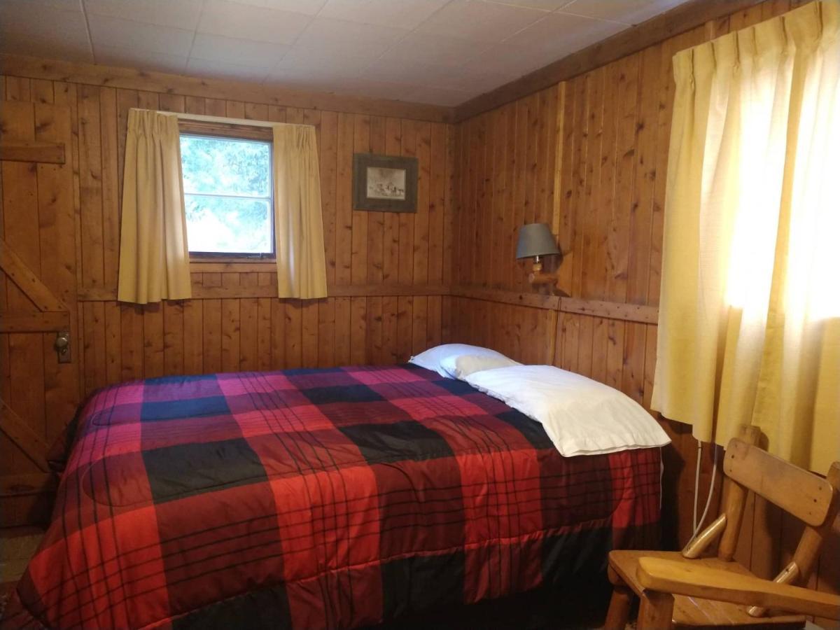 Firehouse Inn Saint Ignace Kültér fotó
