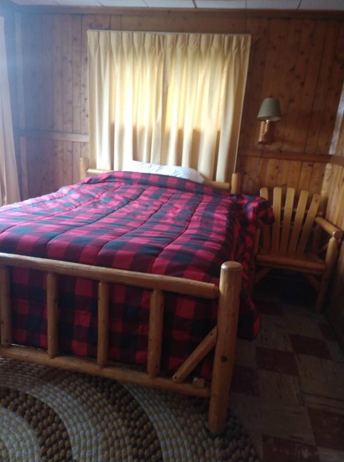 Firehouse Inn Saint Ignace Kültér fotó